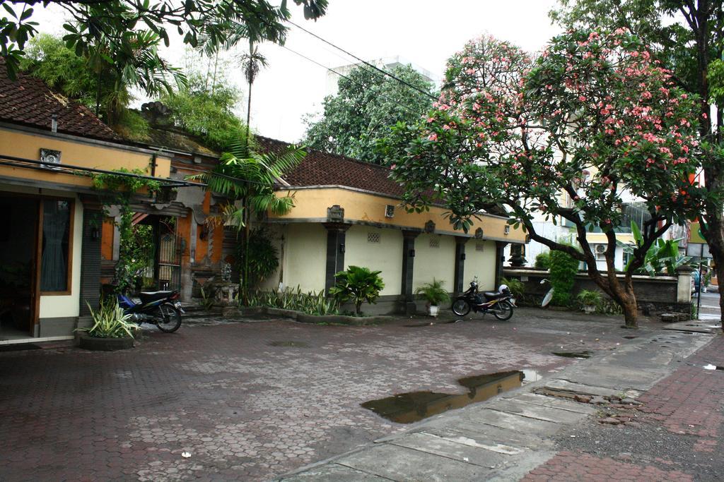Hotel Ratih Mataram Exteriér fotografie