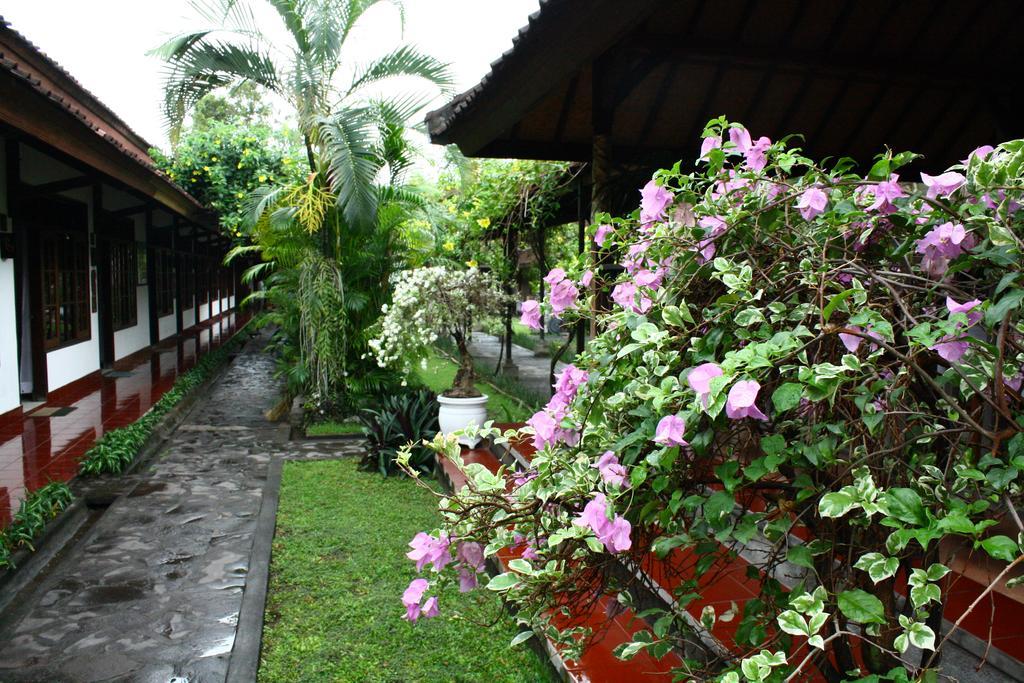 Hotel Ratih Mataram Exteriér fotografie